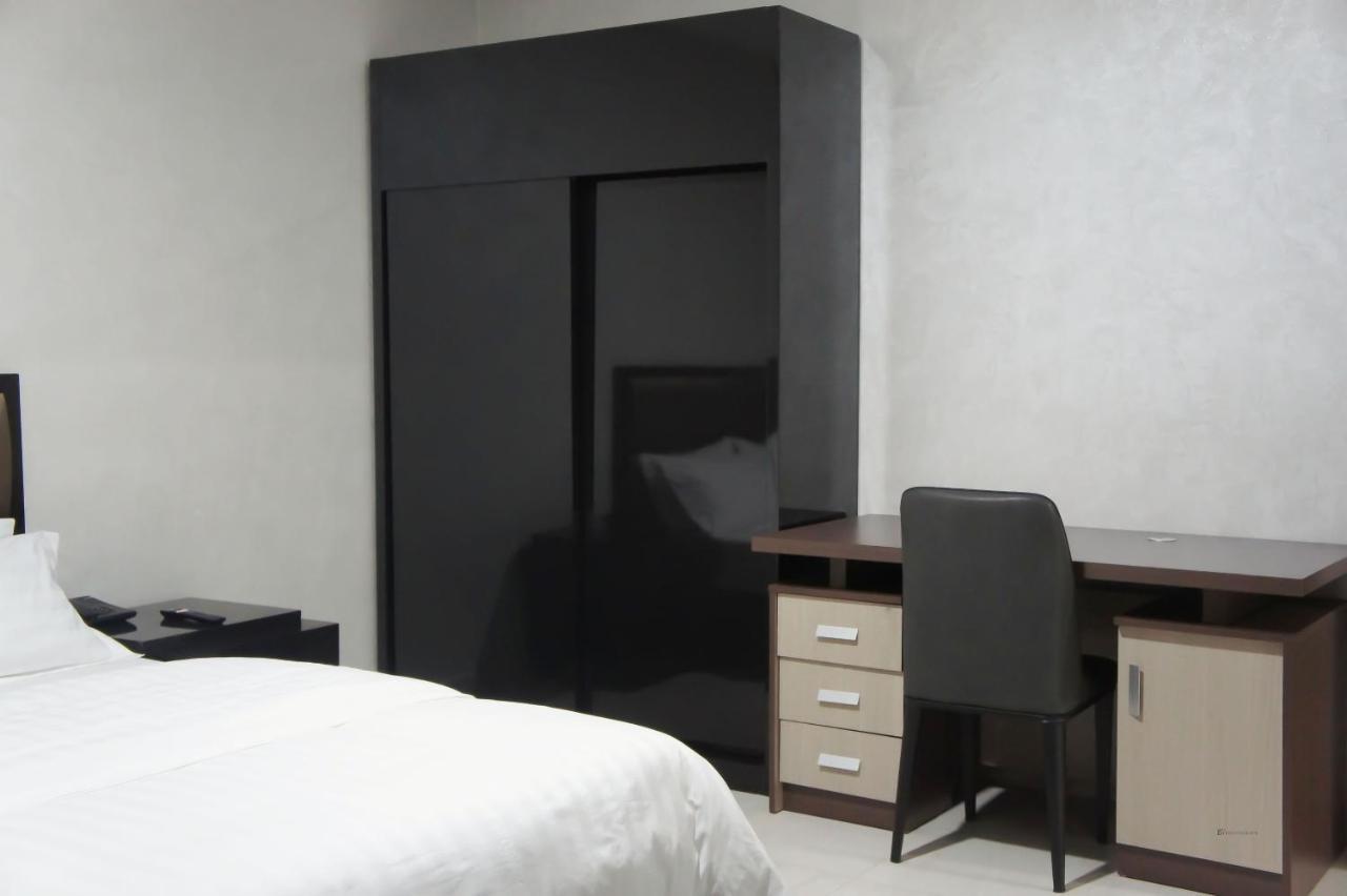 Valencia Hotel & Appartements นูอาดิบู ภายนอก รูปภาพ