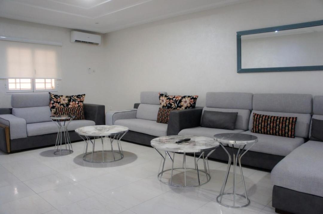 Valencia Hotel & Appartements นูอาดิบู ภายนอก รูปภาพ