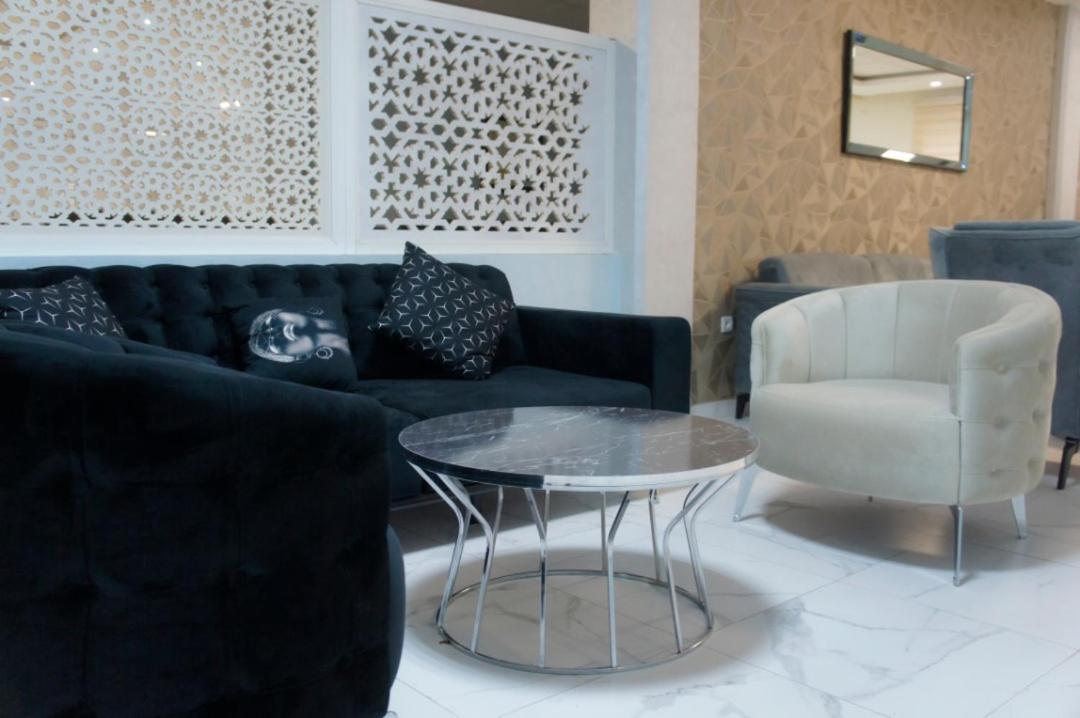 Valencia Hotel & Appartements นูอาดิบู ภายนอก รูปภาพ